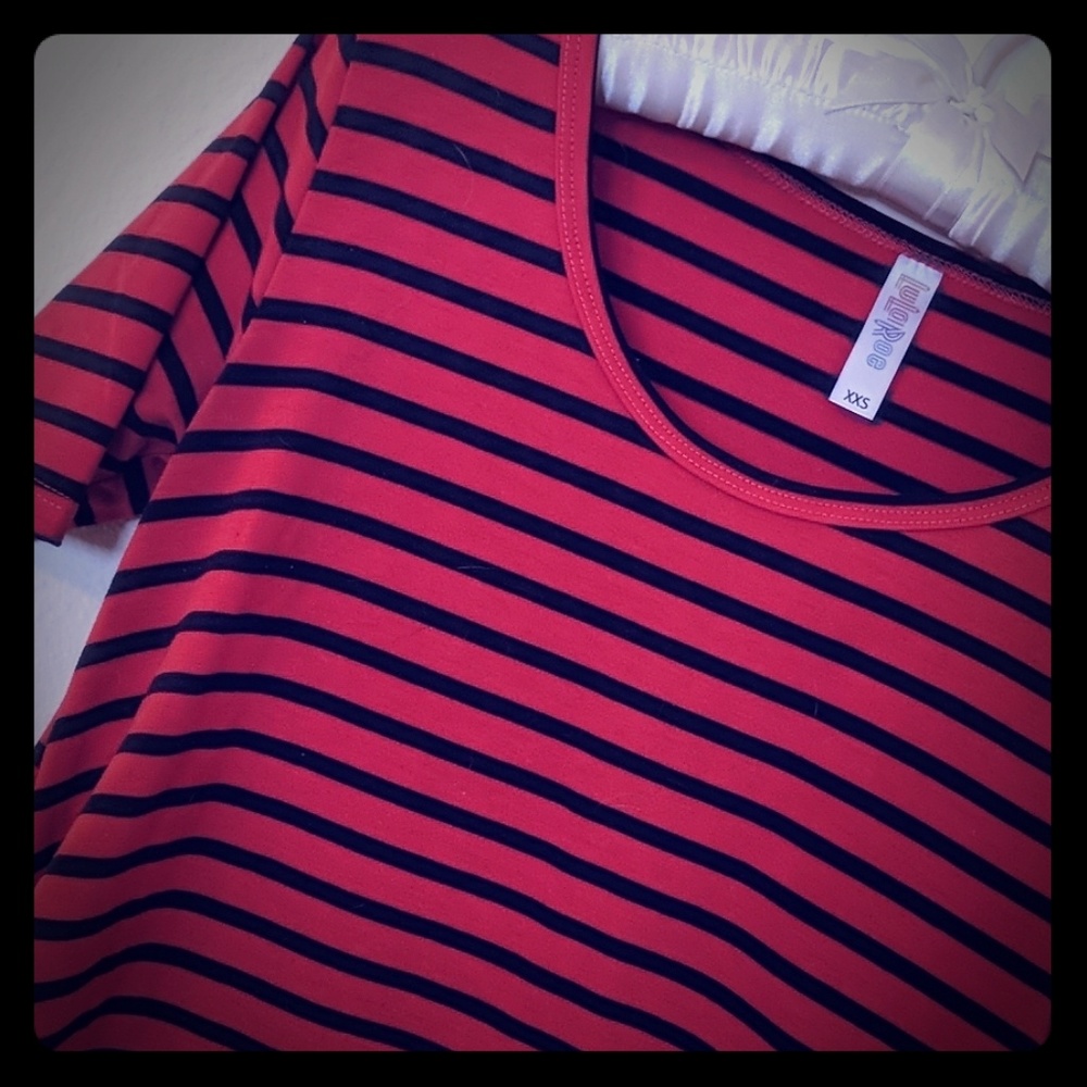 LuLaRoe Perfect-T.